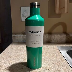 Corkcicle Canteen